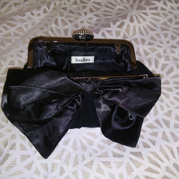 Neiman Marcus Handbags - Neiman Marcus Evening bag